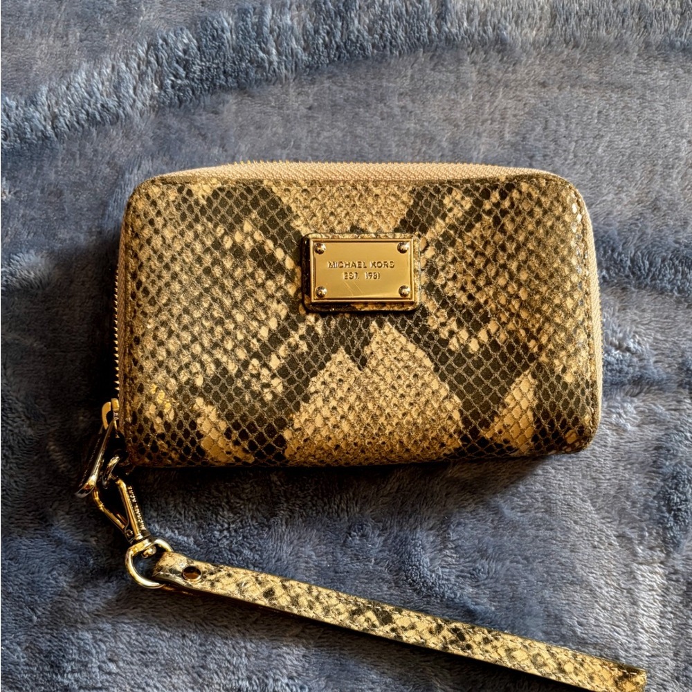 Michael Kors Snakeskin Embossed Leather Zip Around Wristlet Wallet Gold Interior